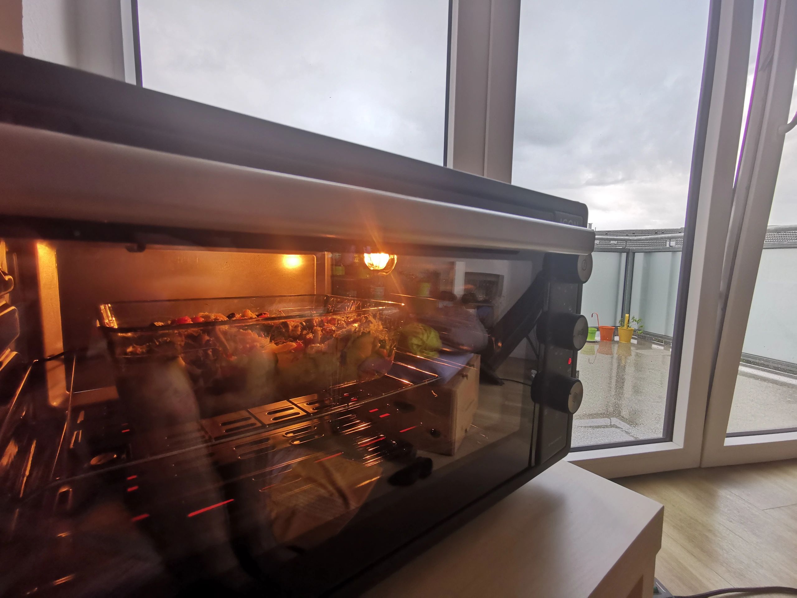 Nordic-style kitchen with oven and prep area